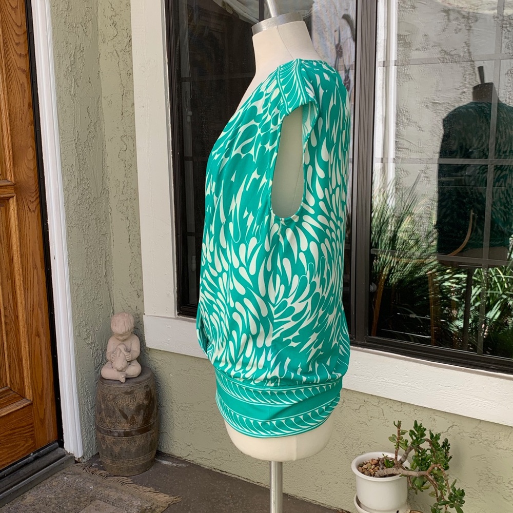 BCBG MAXAZRIA Women's Top Size Small_4